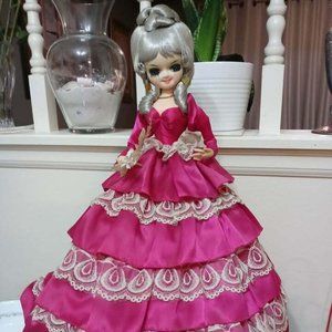 VINTAGE DOLL. STUNNING!